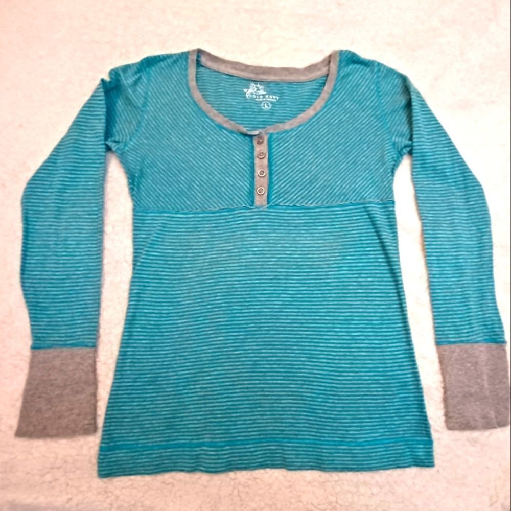 Old Navy long sleeve tee